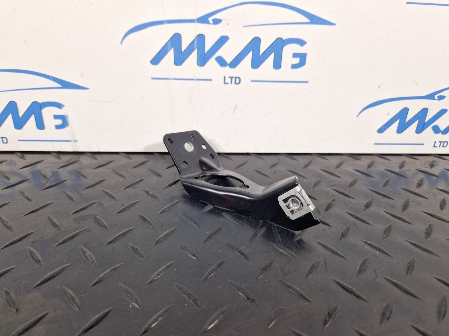 10-18 AUDI A7 4G S-LINE GENUINE OEM RIGHT RHD SECURING BRACKET 4G2863160