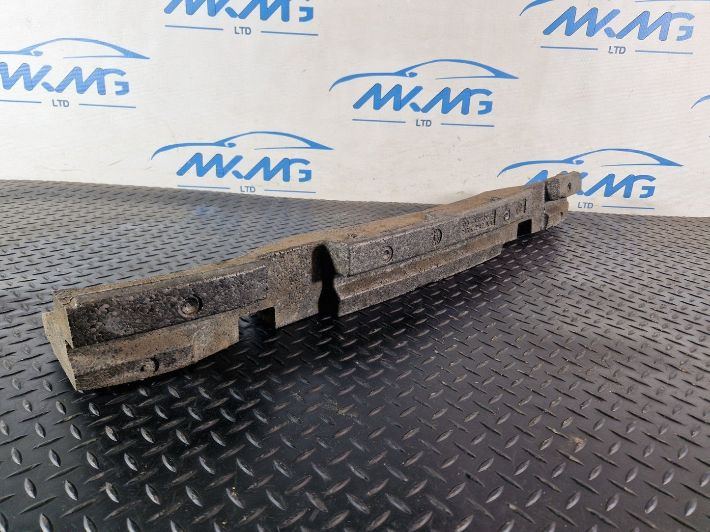 10-18 VW TOUAREG 7P GENUINE REAR BUMPER FOAM INSERT 7P6807256