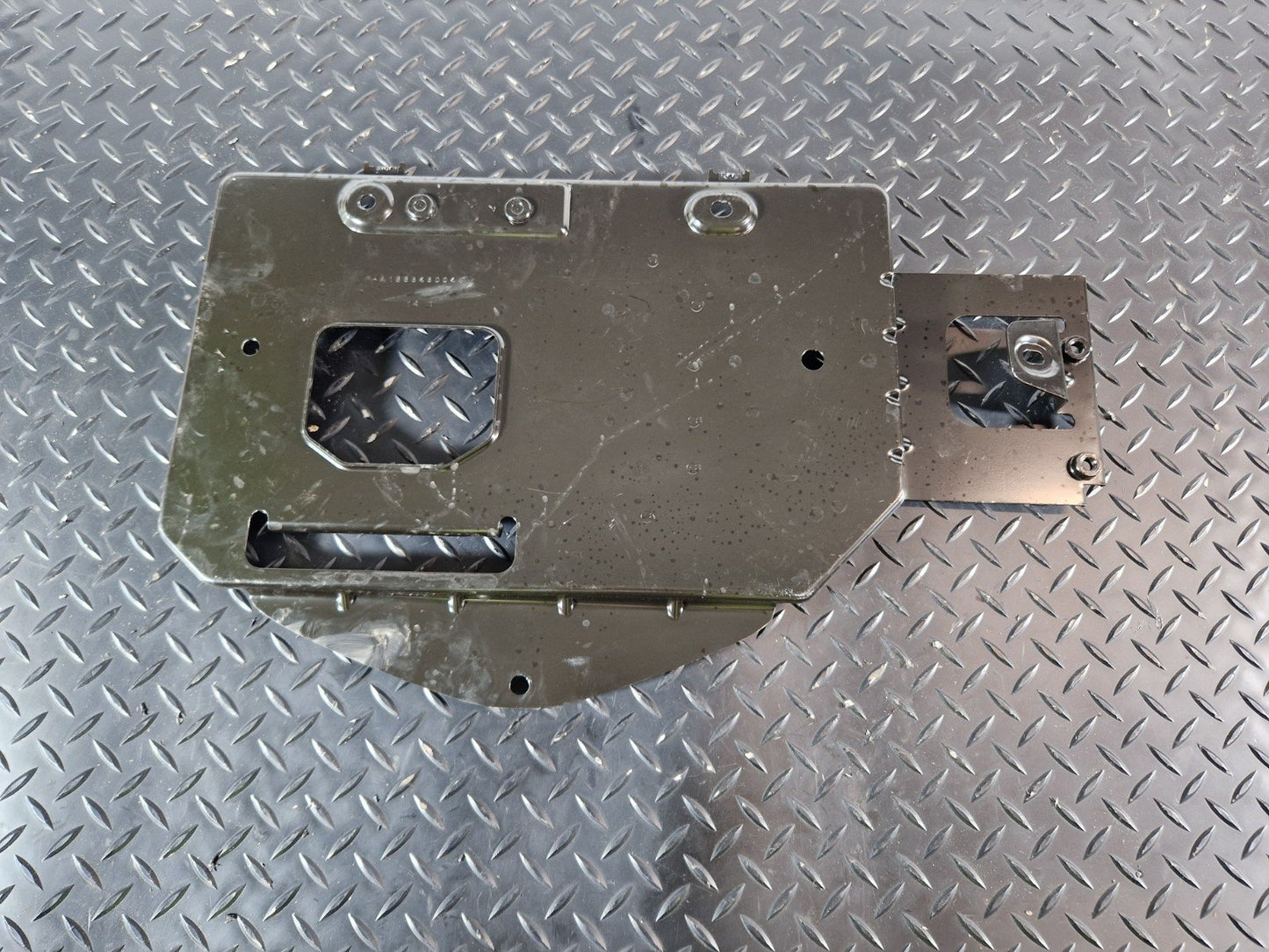 16-19 MERCEDES BENZ GLE W166 GENUINE BRACKET MOUNT PANEL TRAY A1665450048