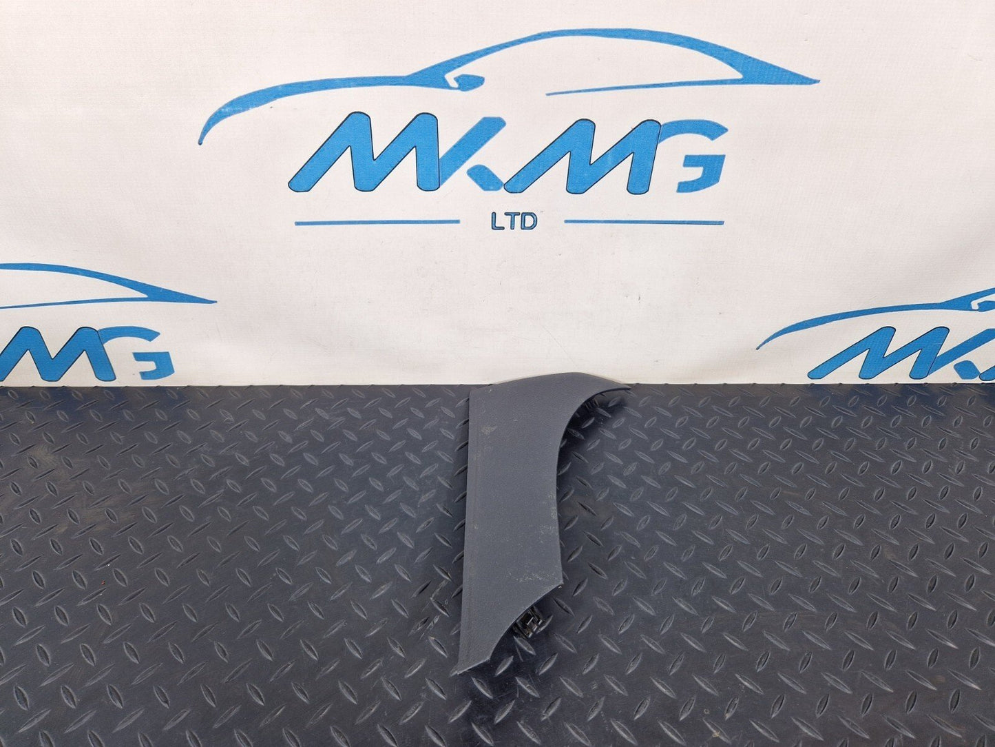 18-ON MERCEDES BENZ SPRINTER W907 W910 OEM RIGHT O/S LOWER TRIM A9106803200
