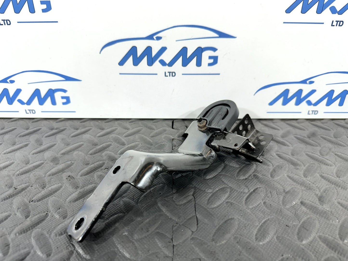 12-18 MERCEDES B A CLASS W176W246  1.5 DIESEL FUEL PUMP BRACKET 166343129R