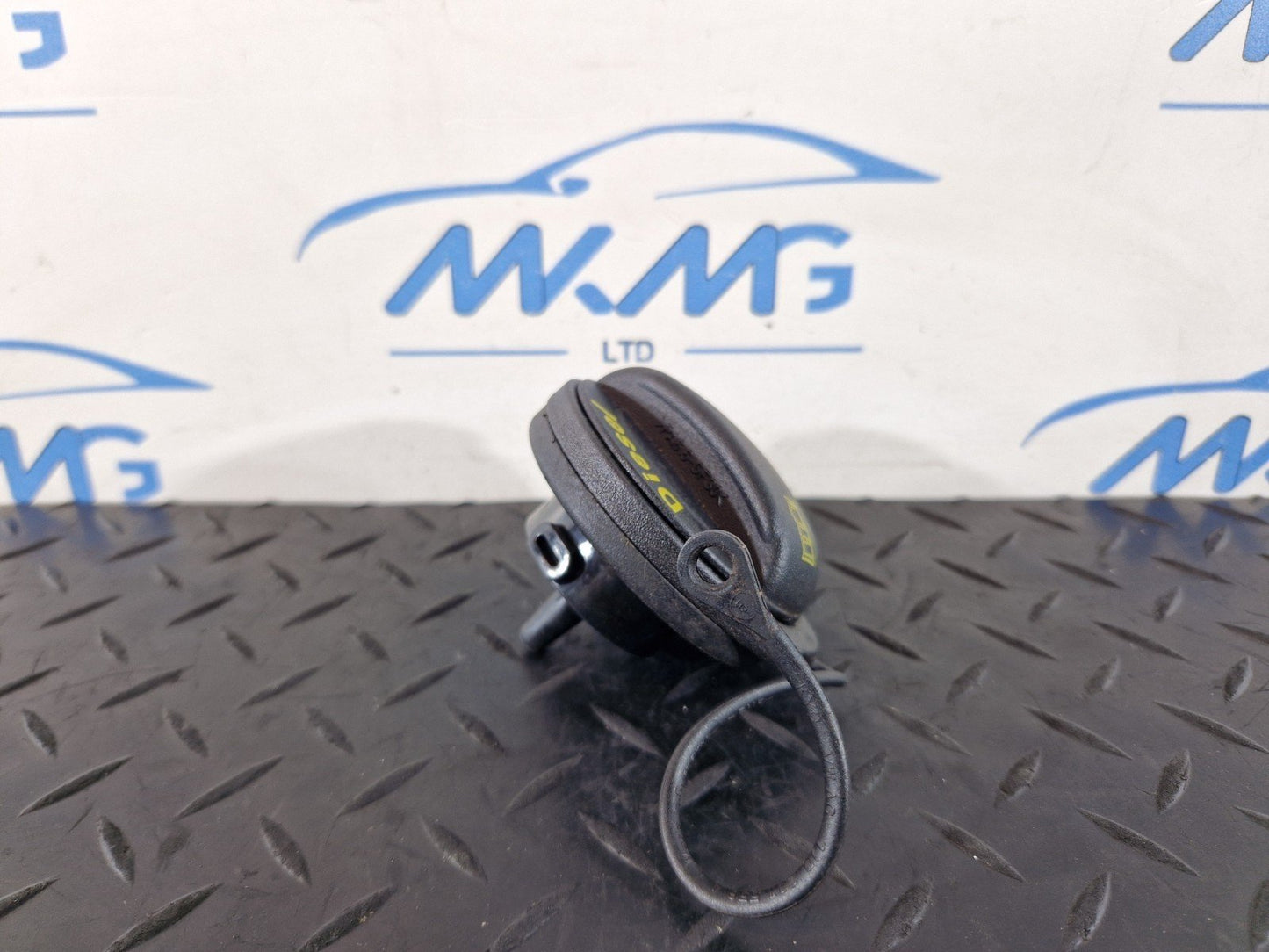 16-20 AUDI Q7 4M GENUINE DIESEL TANK FILLING CAP KN0201553D