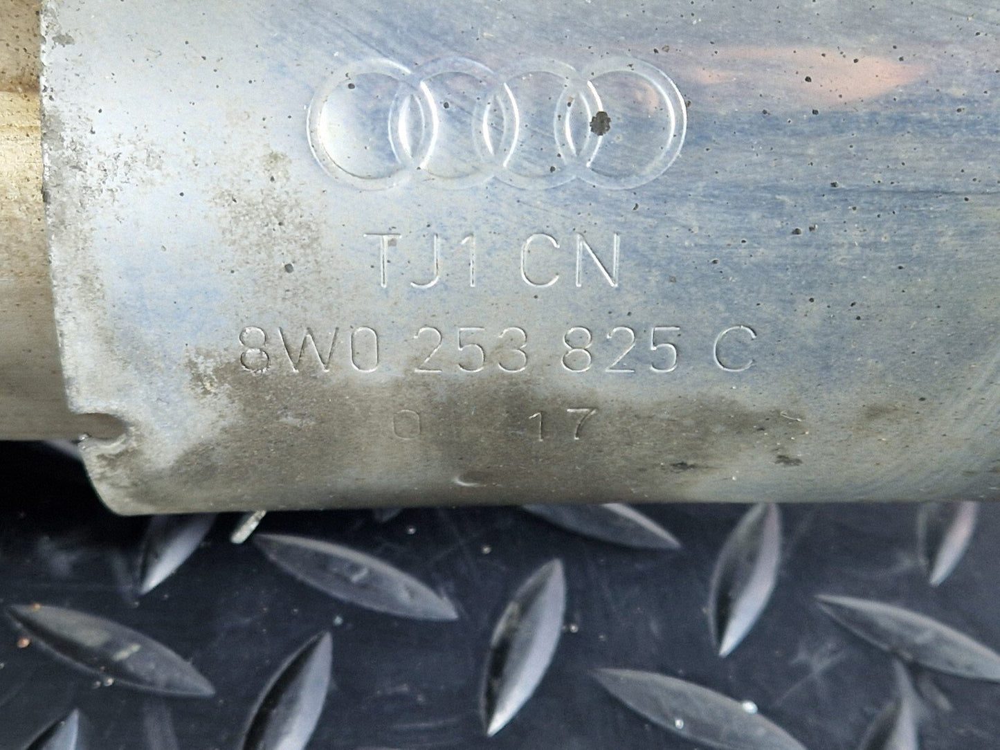 16-19 AUDI A4 B9 OEM REAR EXHAUST SILENCER 8W0253609 8W0253825C
