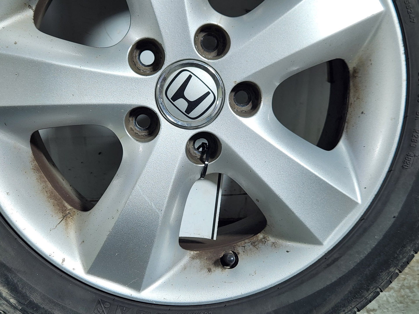 Honda FR-V MK1 (BE57) Genuine 16" Alloy Wheel with Tyre 205/55/16