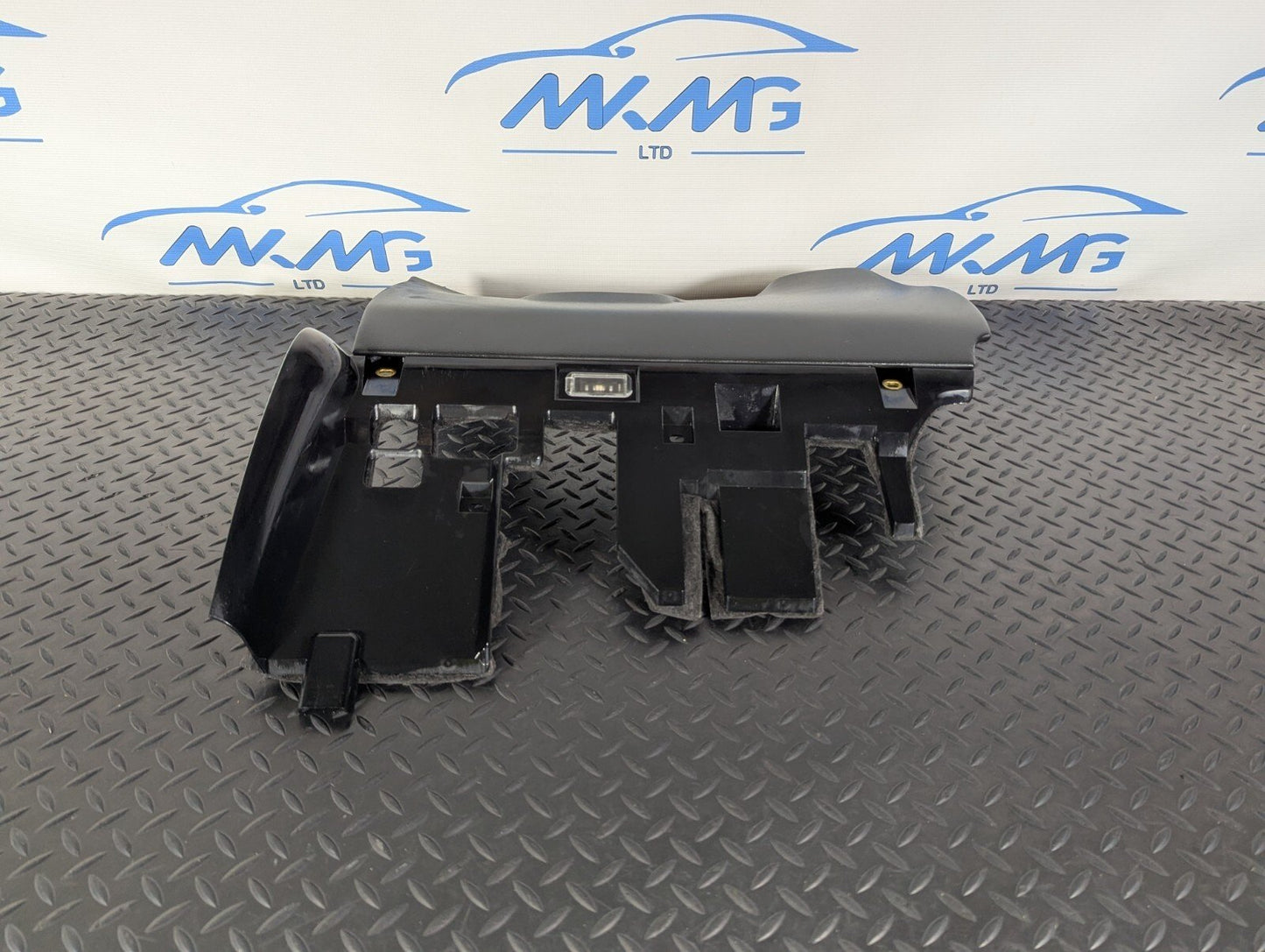 10-17 AUDI A8 4H DASHBOARD LOWER STEERING COLUMN COVER TRIM 4H285700638
