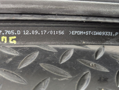16-19 AUDI A4 B9 SALOON GENUINE OEM TAILGATE BOOT RUBBER SEAL 8W5827705D