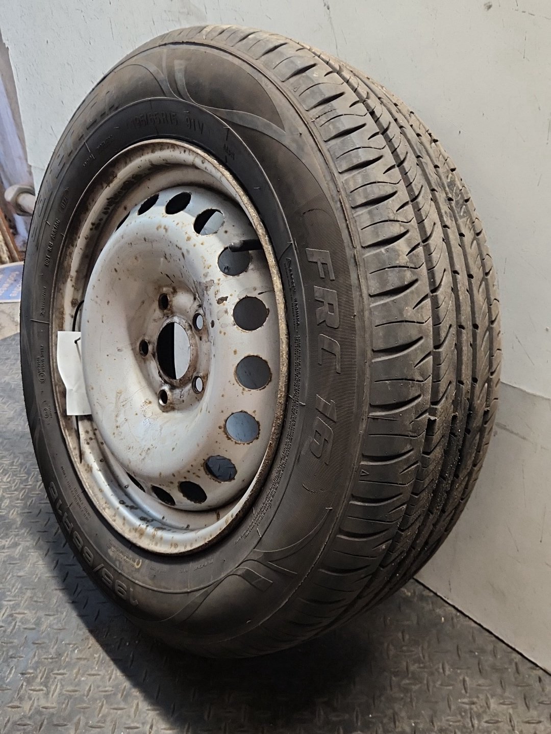 Mercedes-Benz Citan W415 Cargo Van 15" Steel Wheel with Tyre 195/65/15 ~6mm
