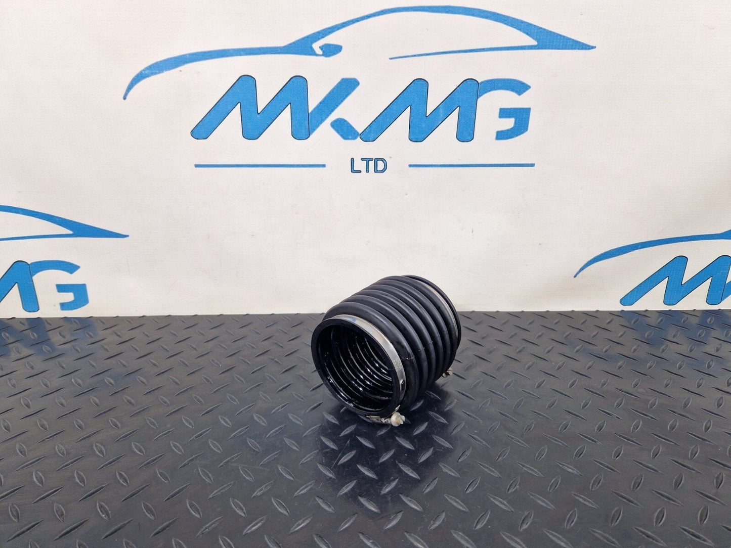 12-18 BMW 3 SERIES F30 F31 LCI AIR INTAKE RESONATOR CONNECTION PIPE NORMA 65-85