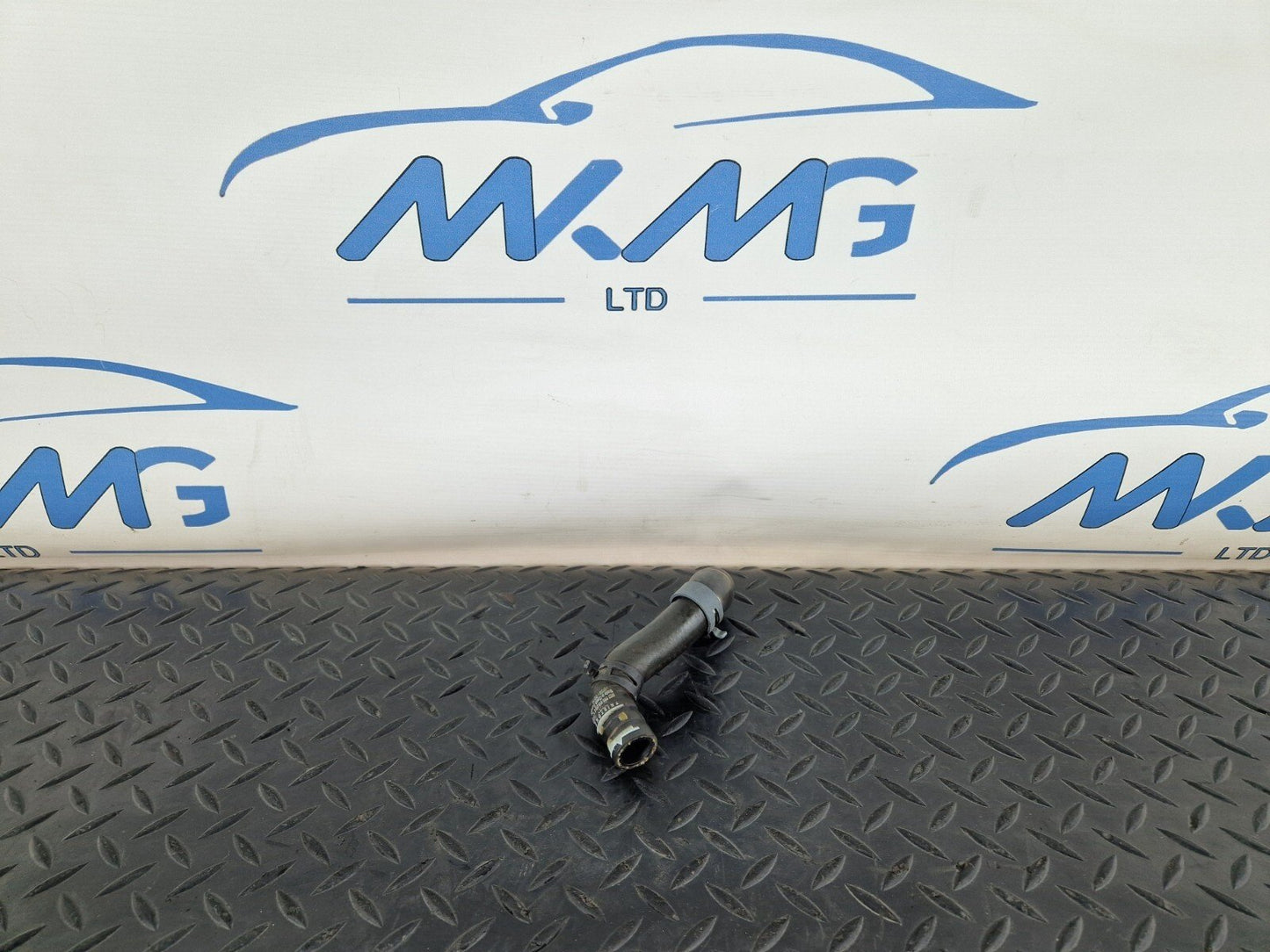 16-19 AUDI A4 AVANT B9 S-LINE OEM COOLANT HOSE PIPE 8W0819375E