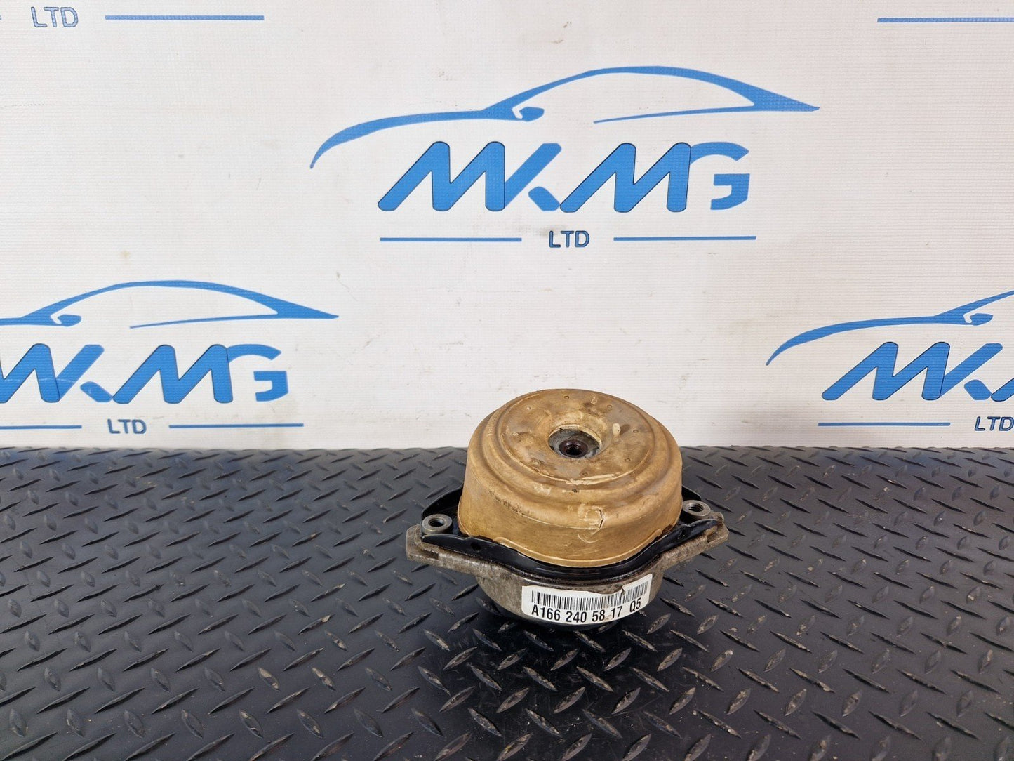 16-19 MERCEDES BENZ GLE W166 LEFT N/S SIDE ENGINE MOUNT A1662405817