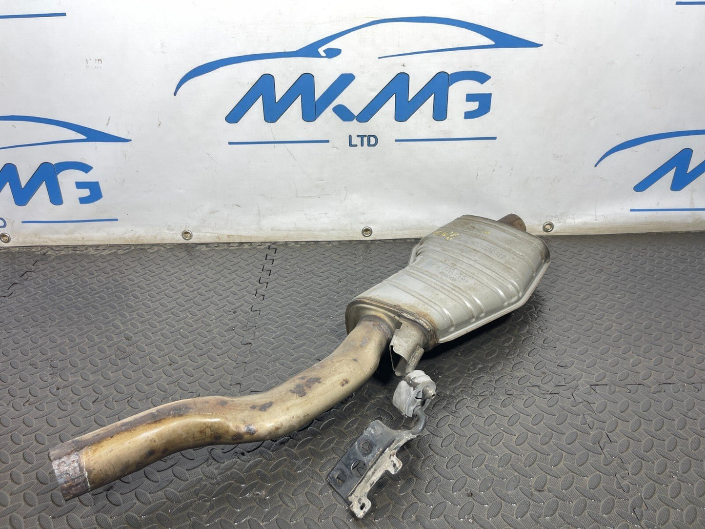 16-19 AUDI A4 B9 2.0TDI S-LINE EXHAUST SILENCER 8W0253411R