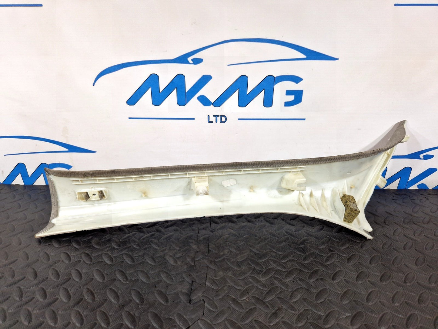 16-22 BMW X1 F48 DRIVER SIDE RIGHT A PILLAR COVER TRIM 7402608