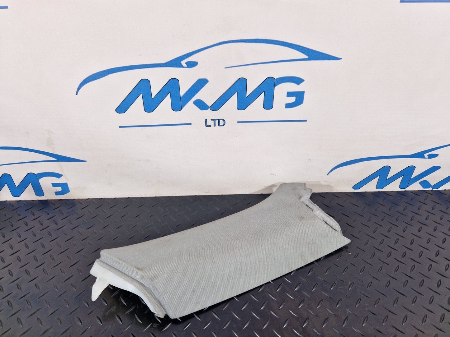16-19 AUDI A4 B9 GENUINE REAR LEFT SIDE UPPER C-PILLAR TRIM COVER 8W9867287A