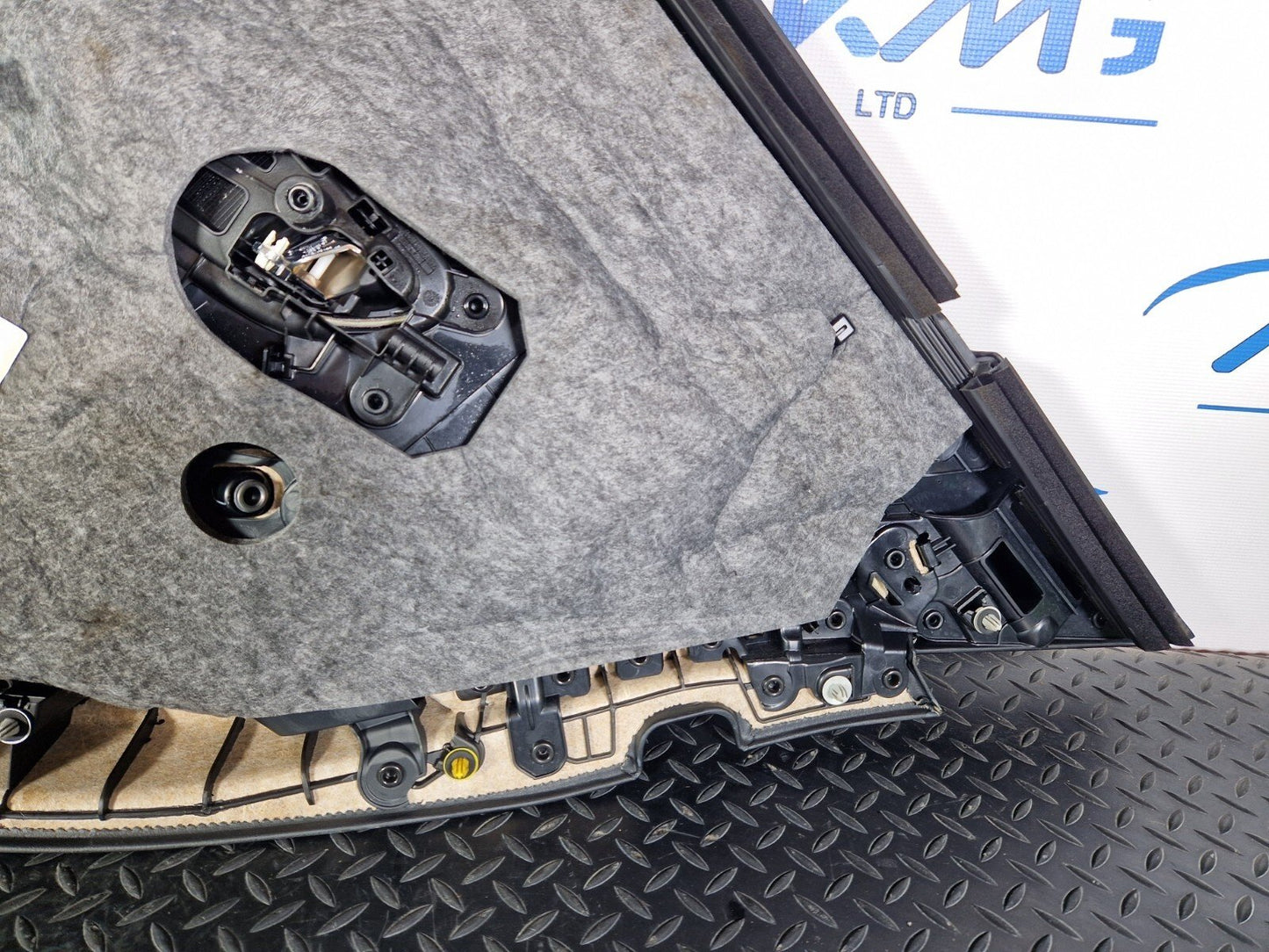 14-21 MERCEDES BENZ C200d W205 REAR PASSENGER SIDE DOOR CARD BLACK LEATHER