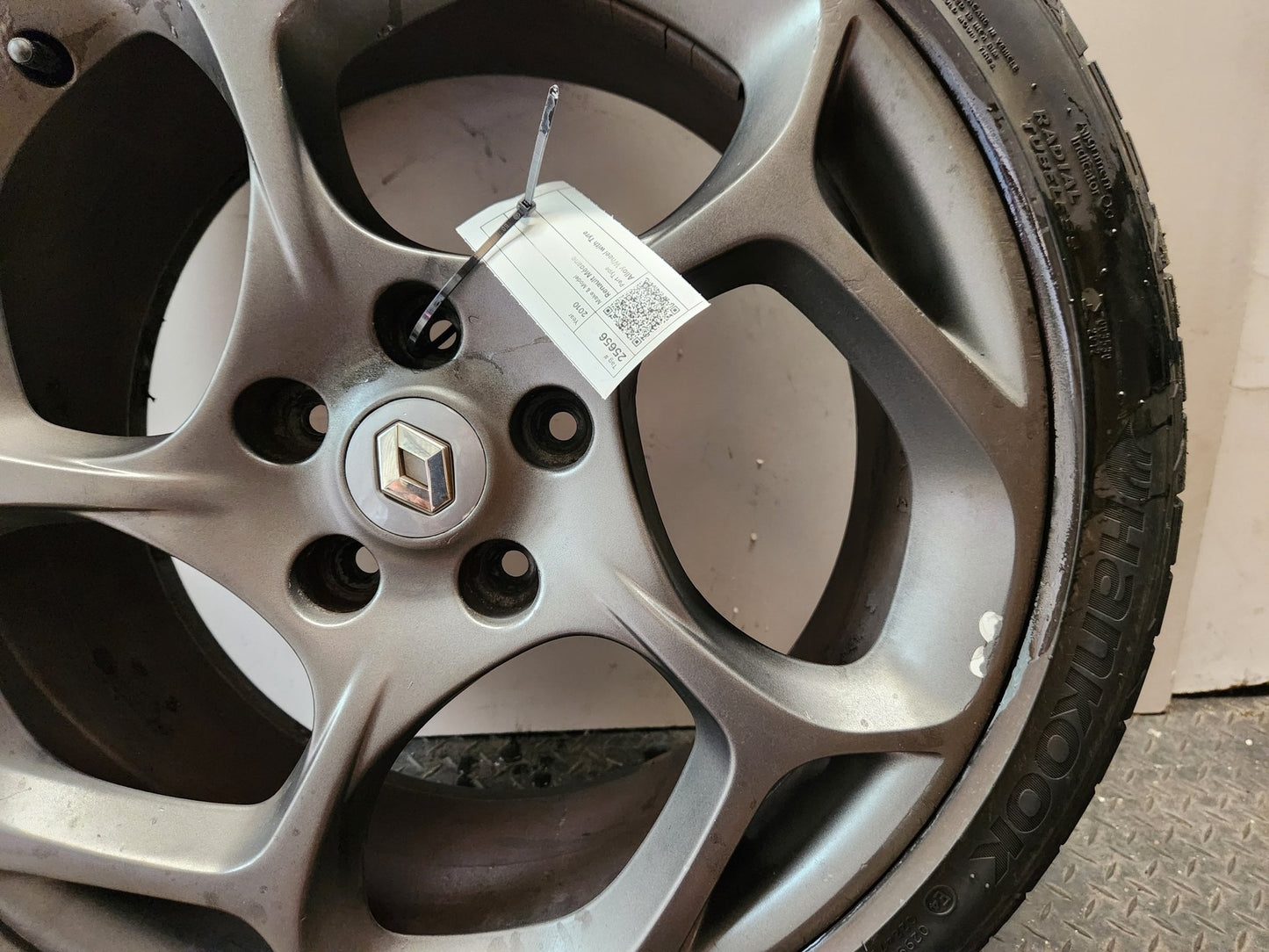 Renault Mégane MK3 (Ph2) (X95) 18" Alloy Wheel with Tyre 225/40/18 ~3mm