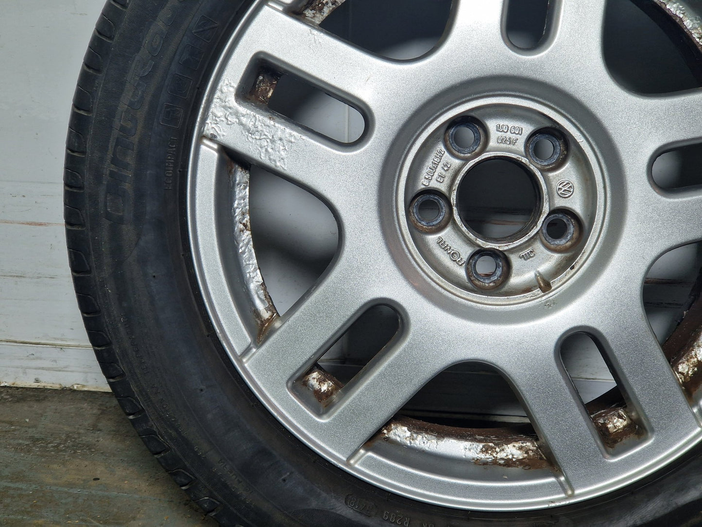 Volkswagen Golf V5 16" Alloy Wheel with Tyre 7mm 205/55/16 1J0601025F