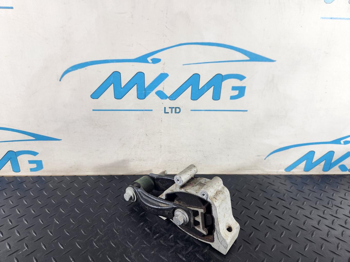 Land Rover Range Rover Evoque L551 Right O/S Engine Mount L8D2-6P082-BD