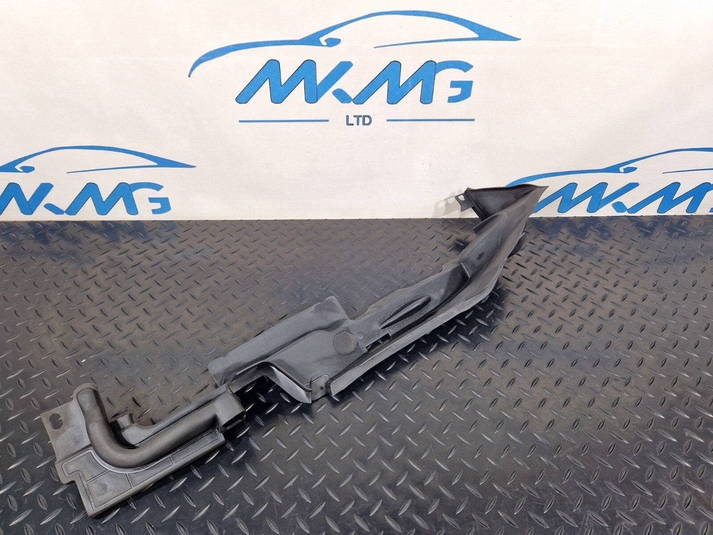 16-23 AUDI A5 F5 S-LINE FRONT RIGHT WING FENDER SEAL TRIM 8W6821170C