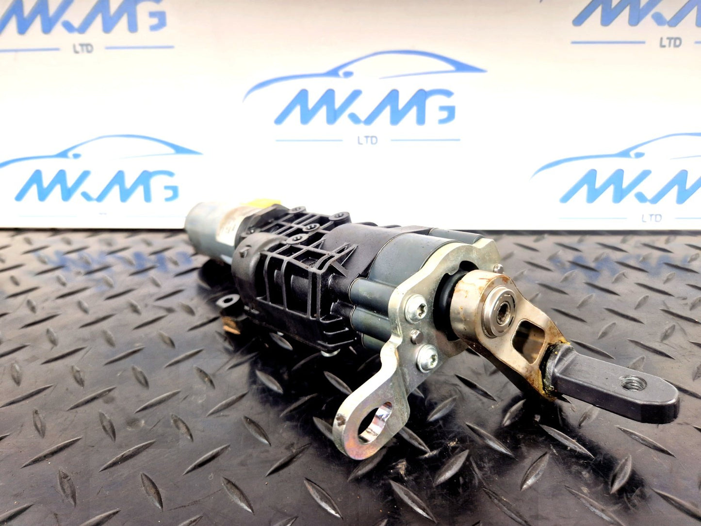 16-19 AUDI A4 B9 AVANT GENUINE REAR LEFT TAILGATE LIFT MOTOR 8W9827851A