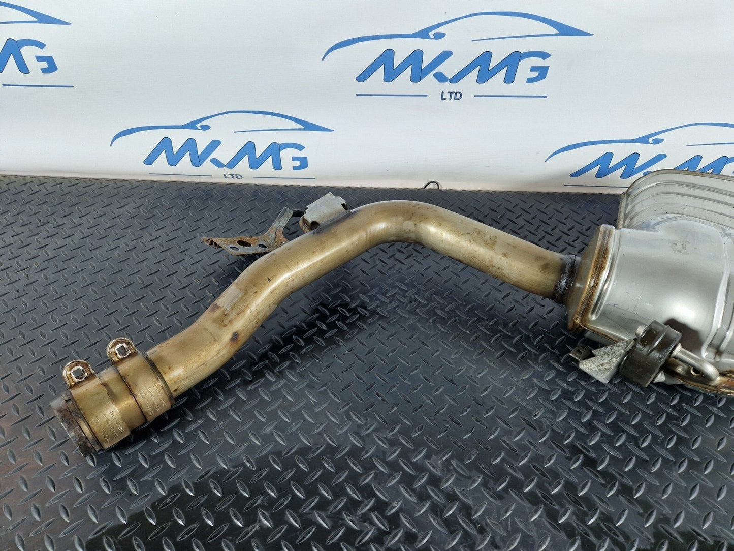 16-19 AUDI A4 AVANT B9 S-LINE OEM REAR EXHAUST BACK BOX 8W0253411K