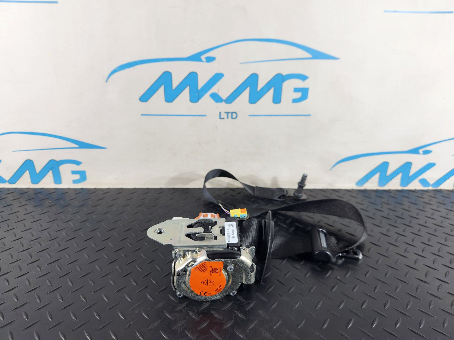 2019 - Mercedes-Benz B200d B-Class W247 front left seat belt a2478600185