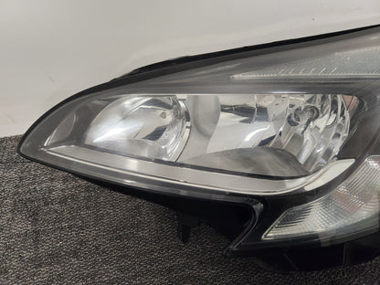 Vauxhall Corsa MK4 (E) (4500) Hatchback Front Left Headlight 13381345 *Damaged*