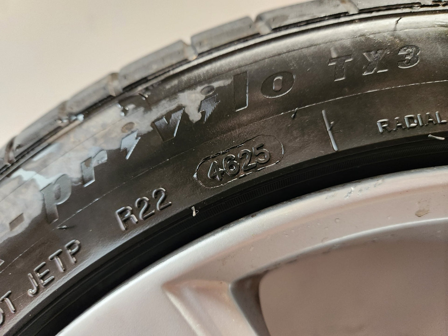 Volvo V50 MK2 FL (MW) 18" Alloy Wheel with Tyre 215/45/18 ~6mm