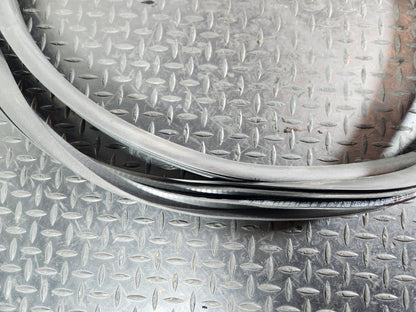 11-19 MERCEDES ML W166 OEM FRONT LEFT OR RIGHT SIDE DOOR RUBBER SEAL A1666970051
