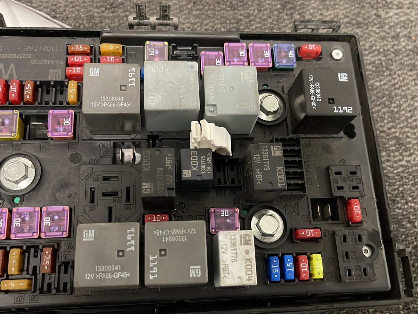 Vauxhall Zafira MK3 (C) (A3470) MPV 1.4L Petrol Genuine Fuse Box