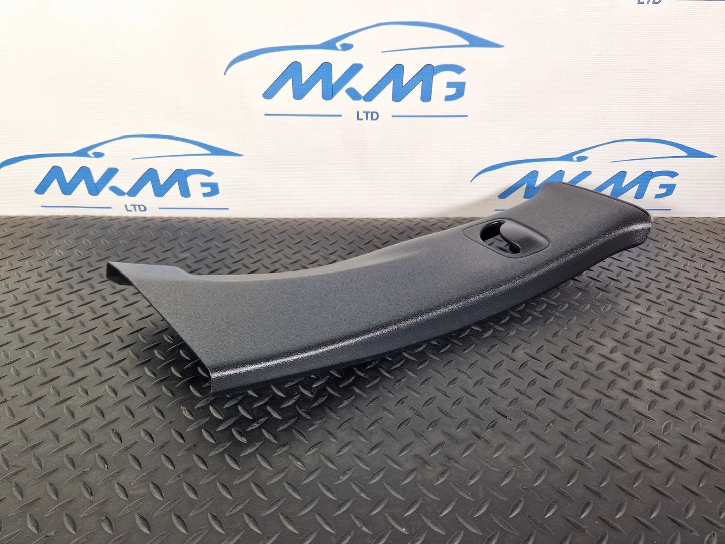 18-ON MERCEDES A CLASS W177 RIGHT DRIVER SIDE B-PILLAR TRIM PANEL A1776900300
