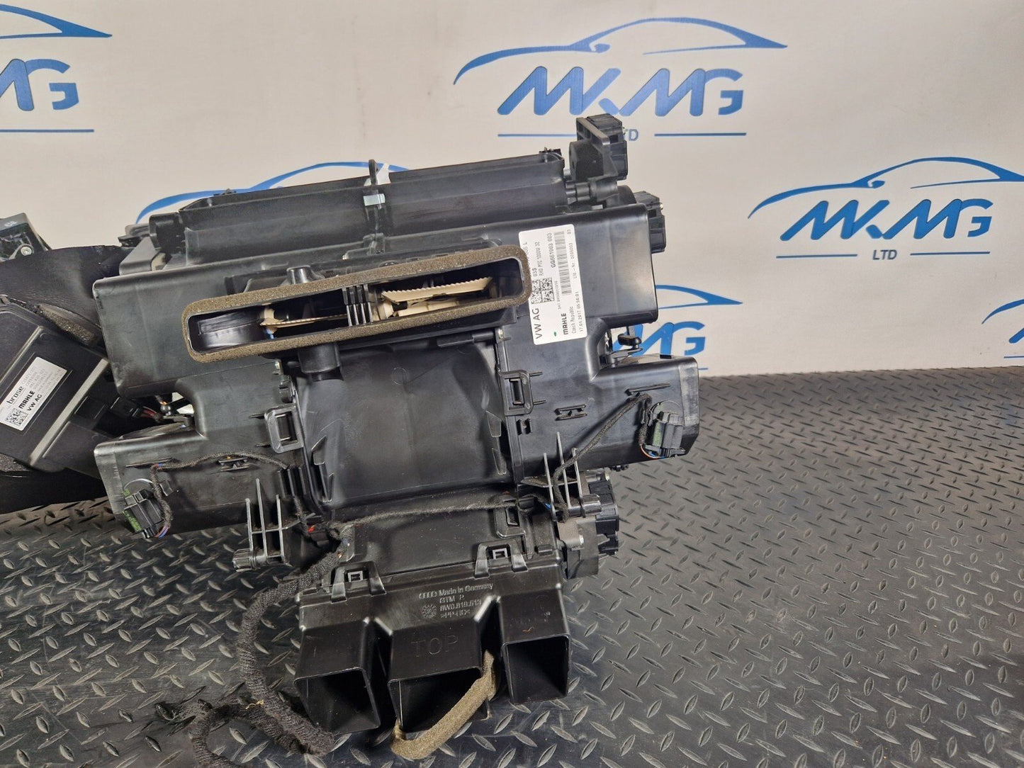 16-23 AUDI A5 F5 SPORTBACK S-LINE GENUINE HEATER MATRIX COMPLETE BOX 8W2816005L