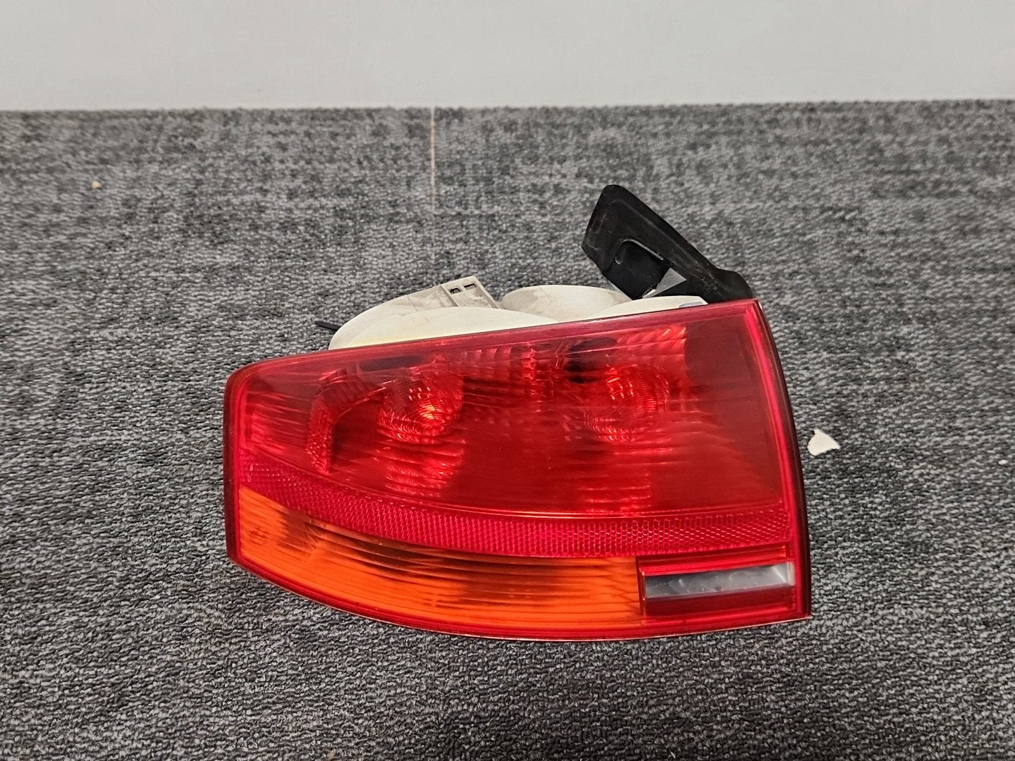 2006 Audi A4 B7 Genuine Rear Left N/S Passenger Outer Tail Light
