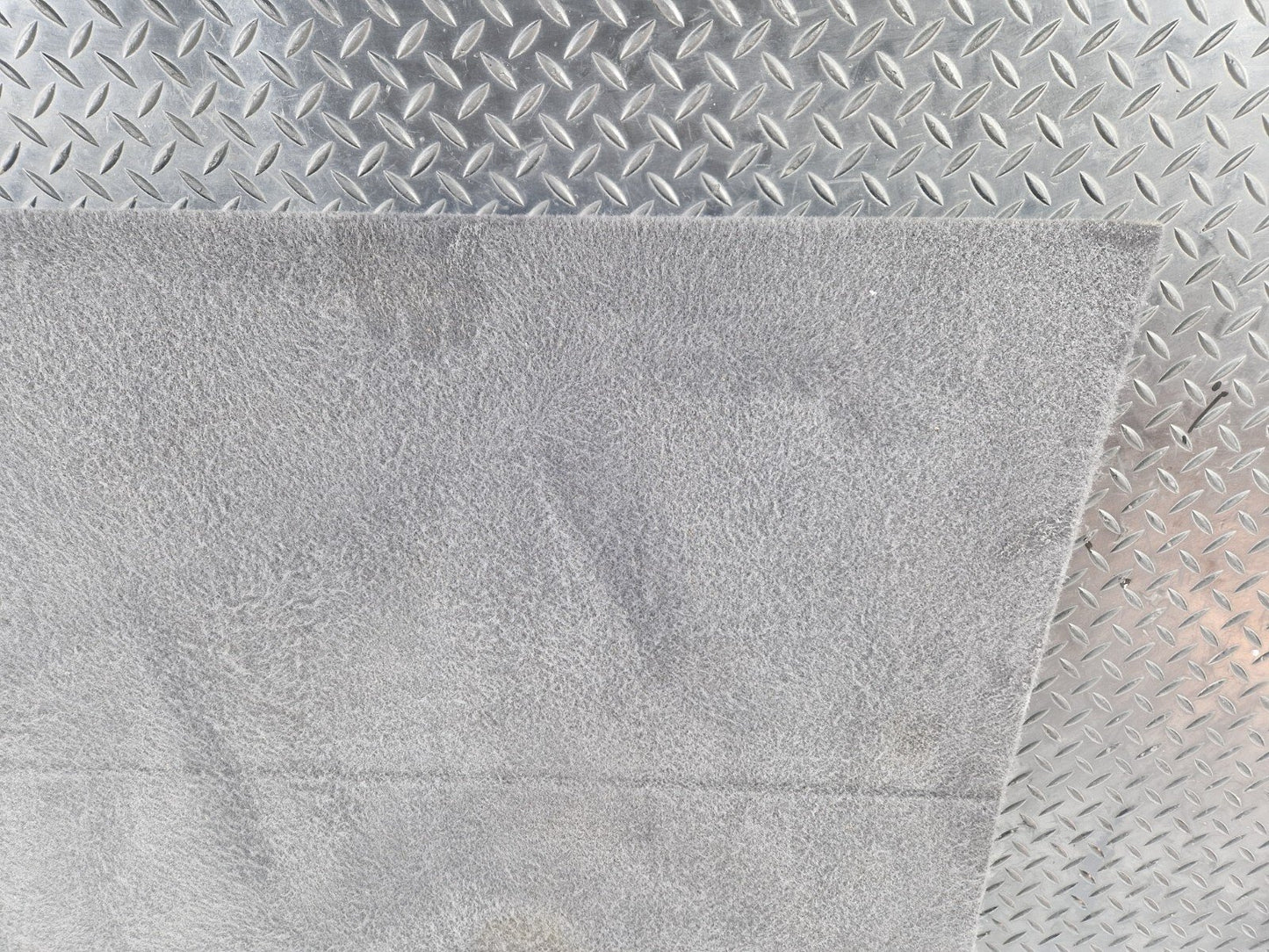 12-17 AUDI Q5 8R GENUINE OEM REAR BOOT LINER TRUNK FLOOR CARPET MAT 8R0861531J