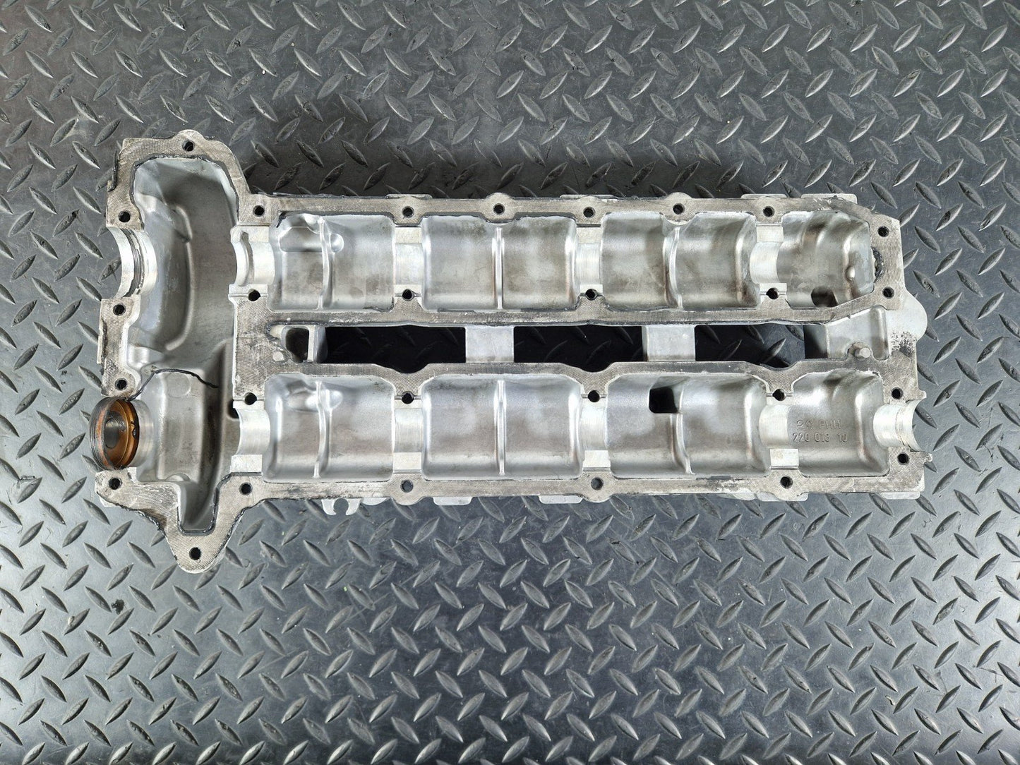 11-19 MERCEDES BENZ ML W166 642.826 ENGINE ROCKER COVER A6420101230