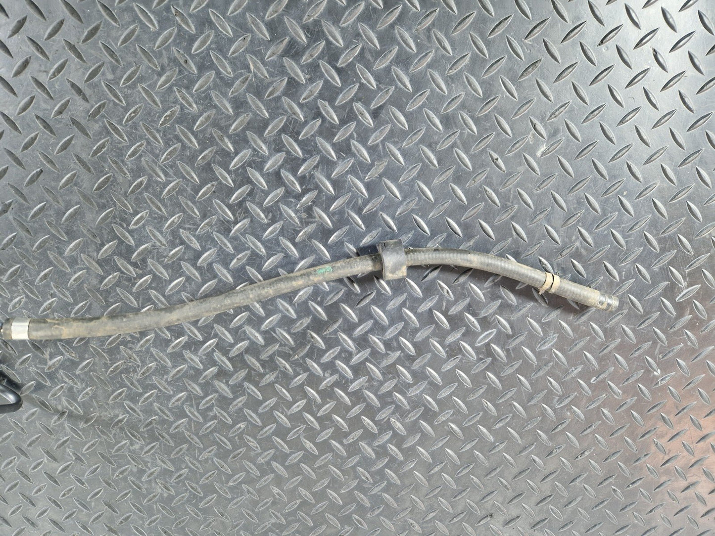 14-21 MERCEDES C200d W205 GENUINE OEM WINDSHIELD WASHER HOSE PIPE A2058308004
