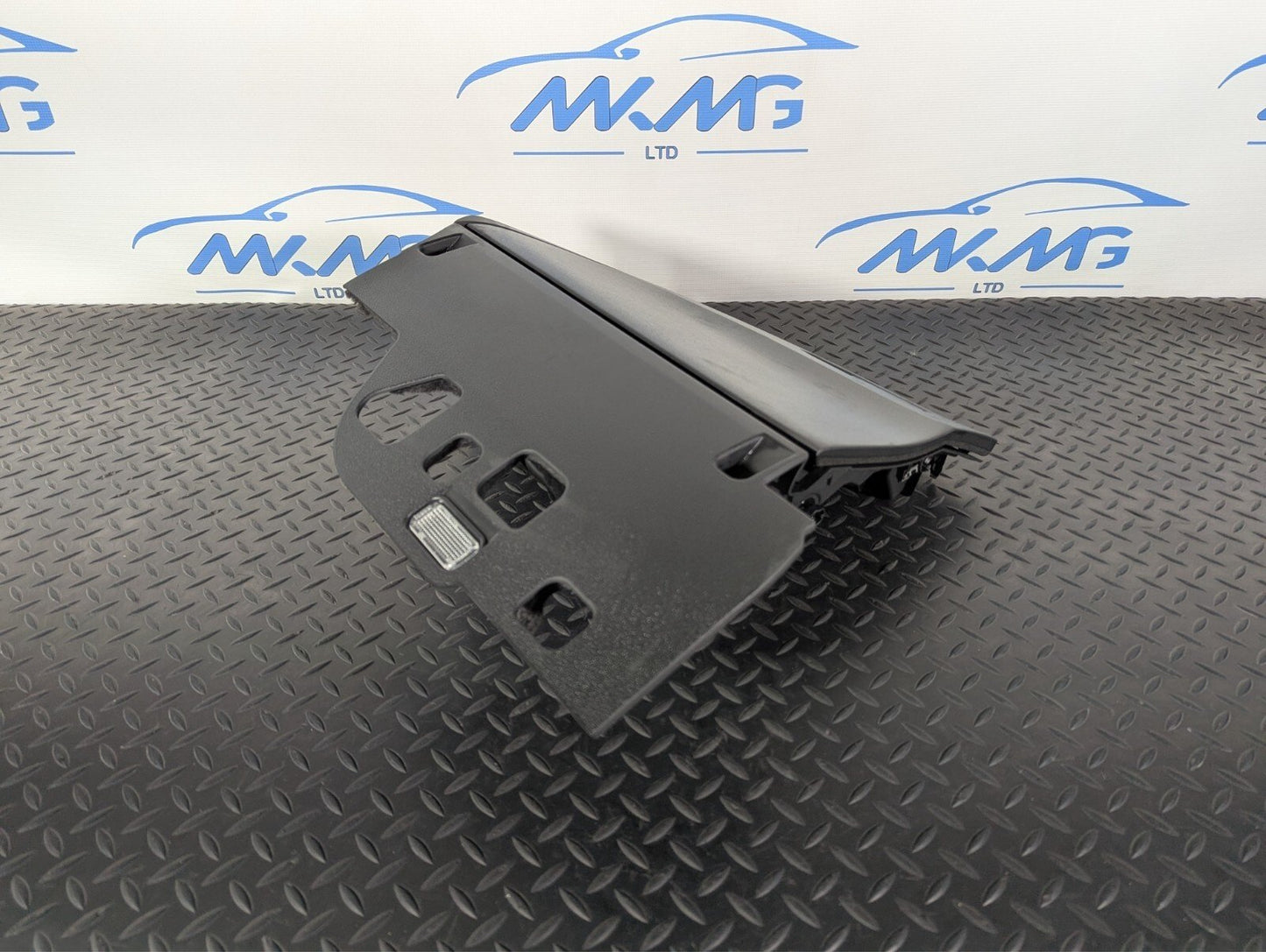 16-19 AUDI A4 B9 GENUINE DASHBOARD GLOVE BOX 8W2857035
