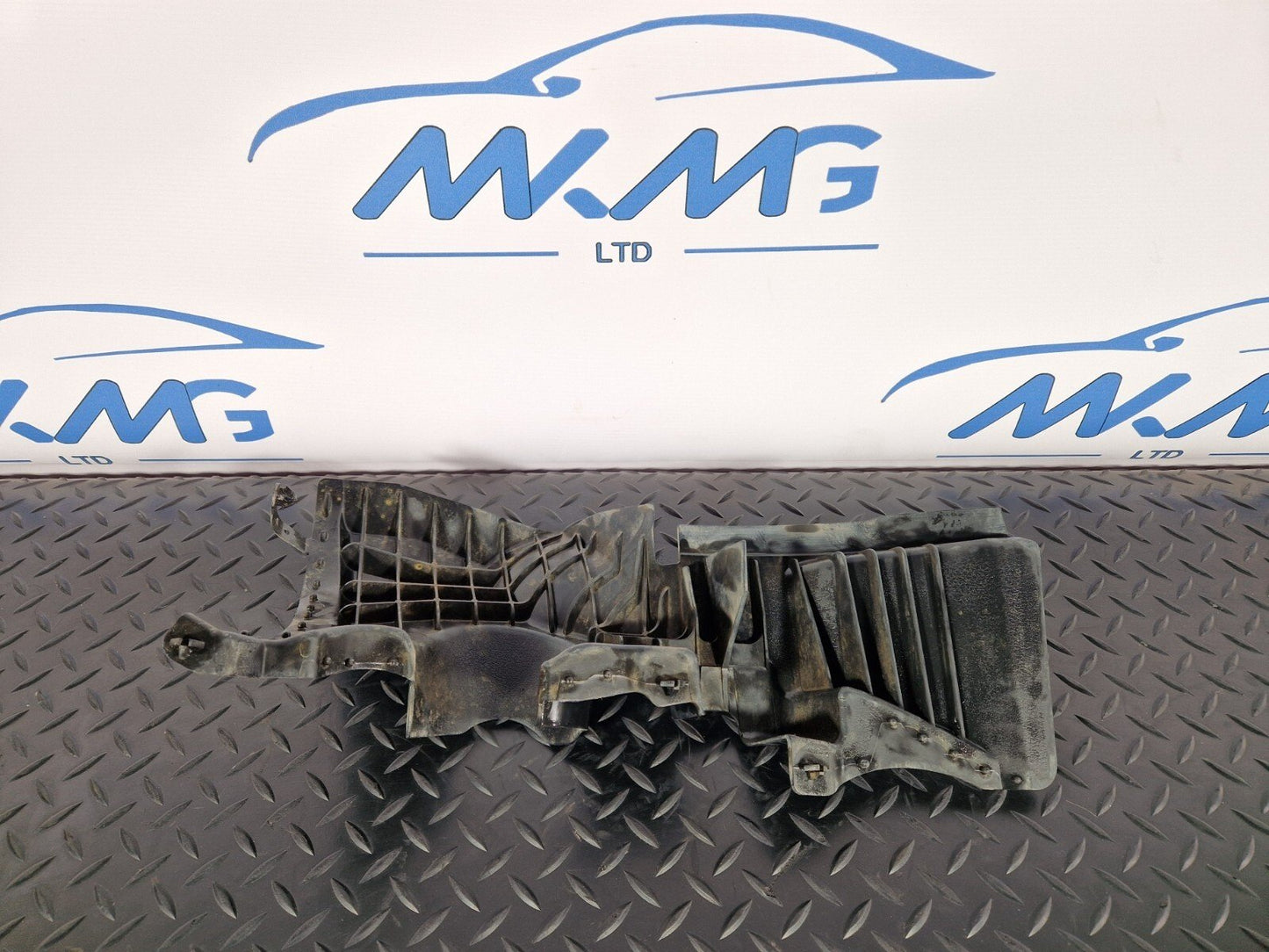 18-ON MERCEDES A CLASS W177 UNDERBODY ENGINE TRAY TRIM COVER A2475240000