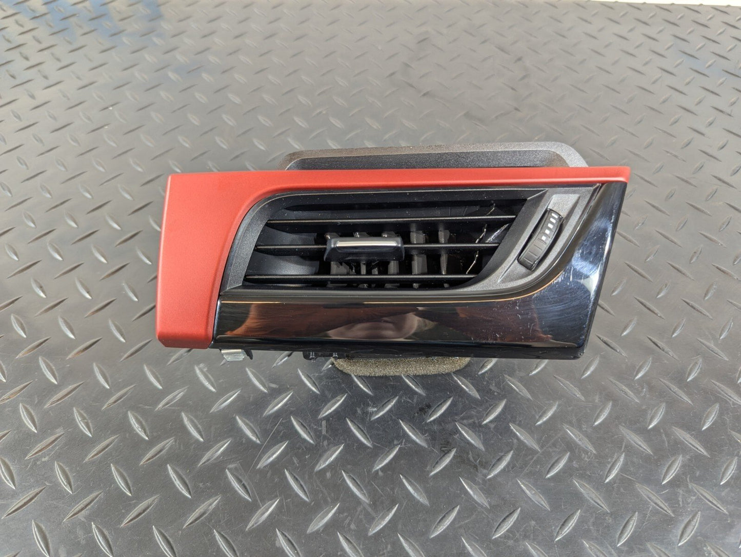 16-22 BMW X1 F48 GENUINE RIGHT DRIVER SIDE DASHBOARD AIR VENT 9292740 9332456