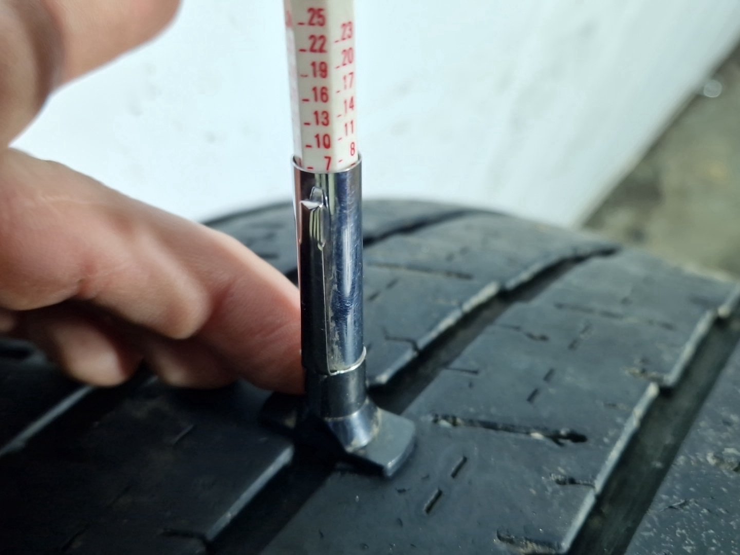 Genuine Continental Vanco 2 Tyre 215/65/R15C ~6mm Tread