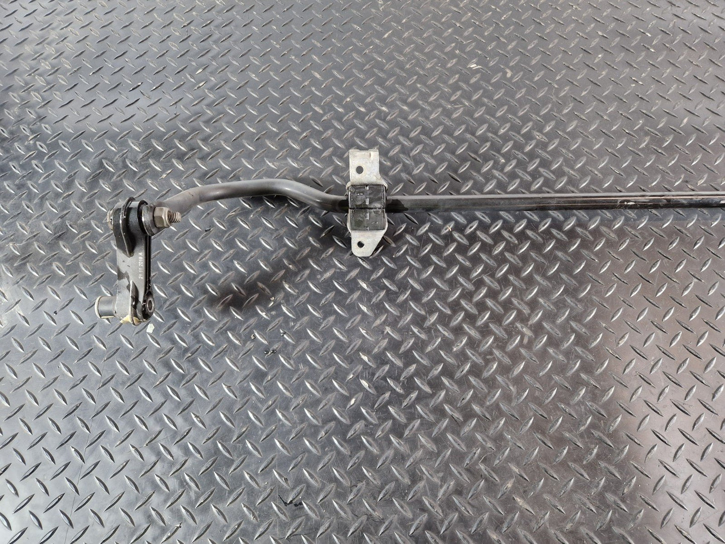 19-ON MERCEDES BENZ B CLASS W247 FRONT ANTI ROLL BAR SWAY BAR A2473200511