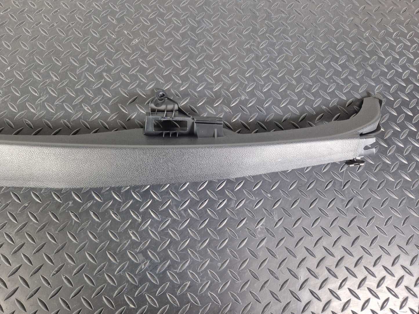 14-21 MERCEDES C200 W205 GENUINE REAR LEFT BLACK C PILLAR TRIM A2056903105