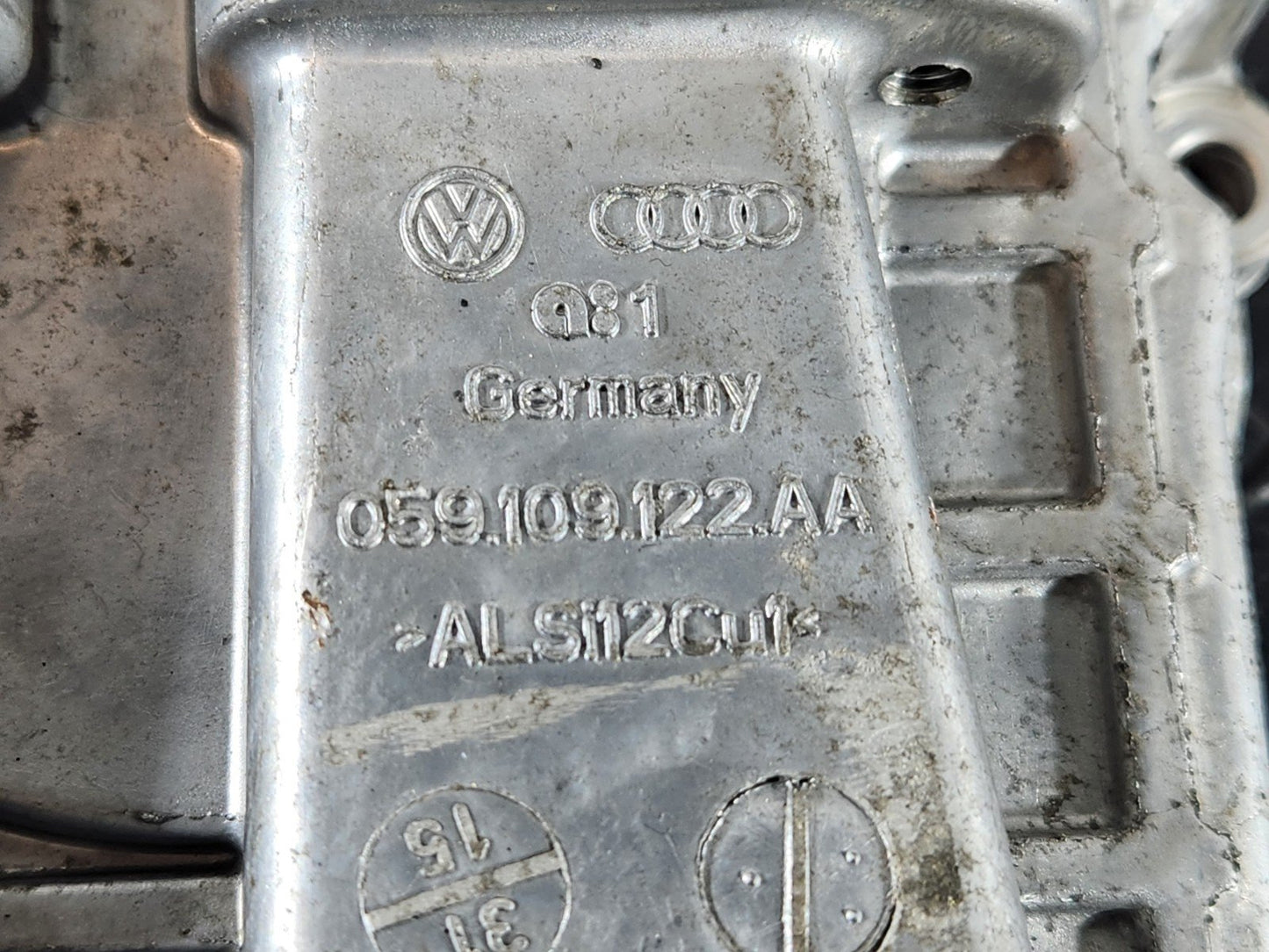 16-20 AUDI Q7 4M CRTC 3.0 TDI DIESEL  CYLINDER HEAD END PLATE 059109122AA