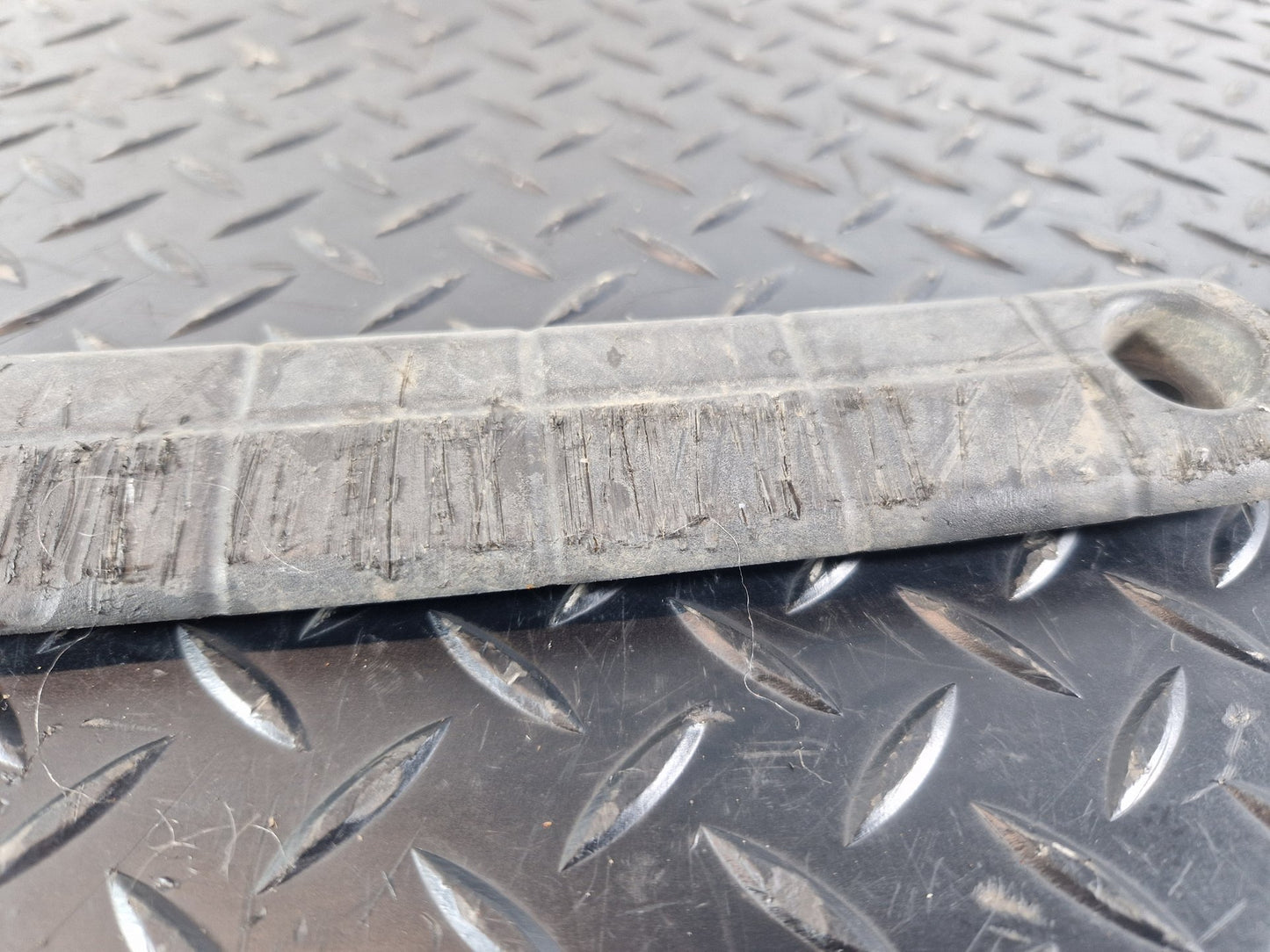 Audi A6 Allroad C7 Genuine Under Run Protective Bar 4G0807110A