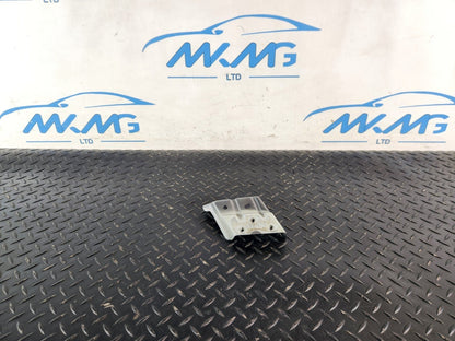 10-18 VW TOUAREG 7P GENUINE FRONT LEFT FENDER HOLDER 7P6821151A