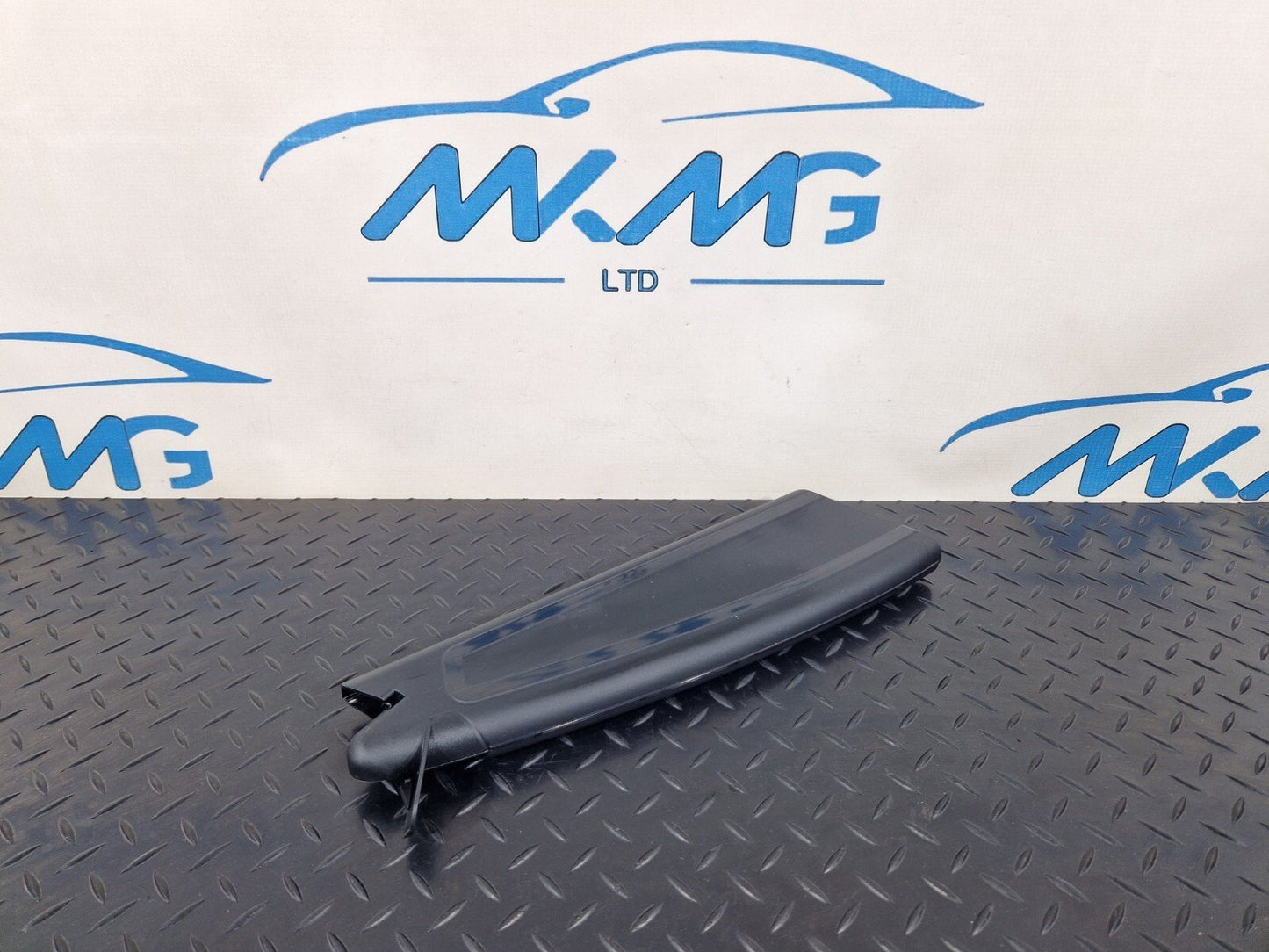 10-18 AUDI A7 4G S-LINE REAR LEFT TAILGATE HINGE COVER TRIM 4G8827991A