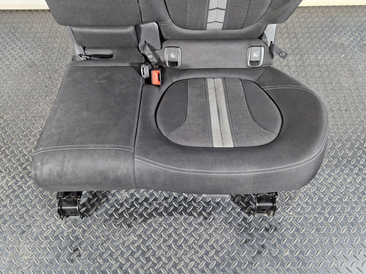 16-22 BMW X1 F48 GENUINE OEM REAR LEFT N/S PASSENGER SIDE CLOTH FABRIC SEAT
