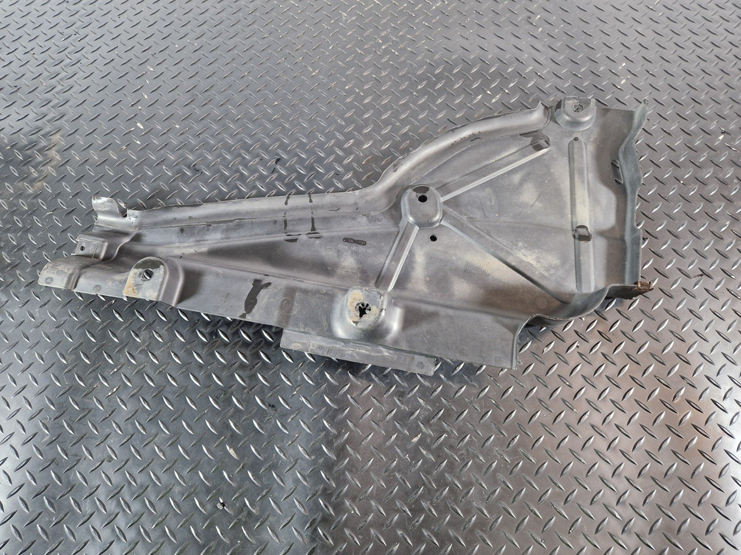 Mercedes-Benz Unknown Part Type A1666807501