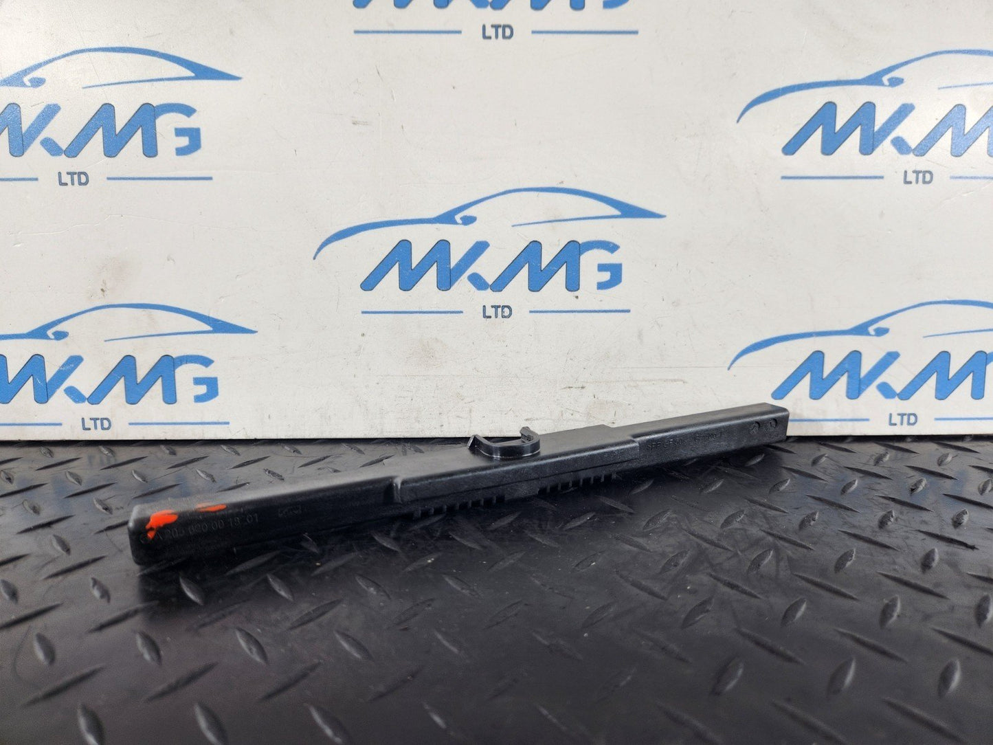16-22 MERCEDES BENZ X253 GENUINE BATTERY BOX BASE HOLDER STAND A2056200018