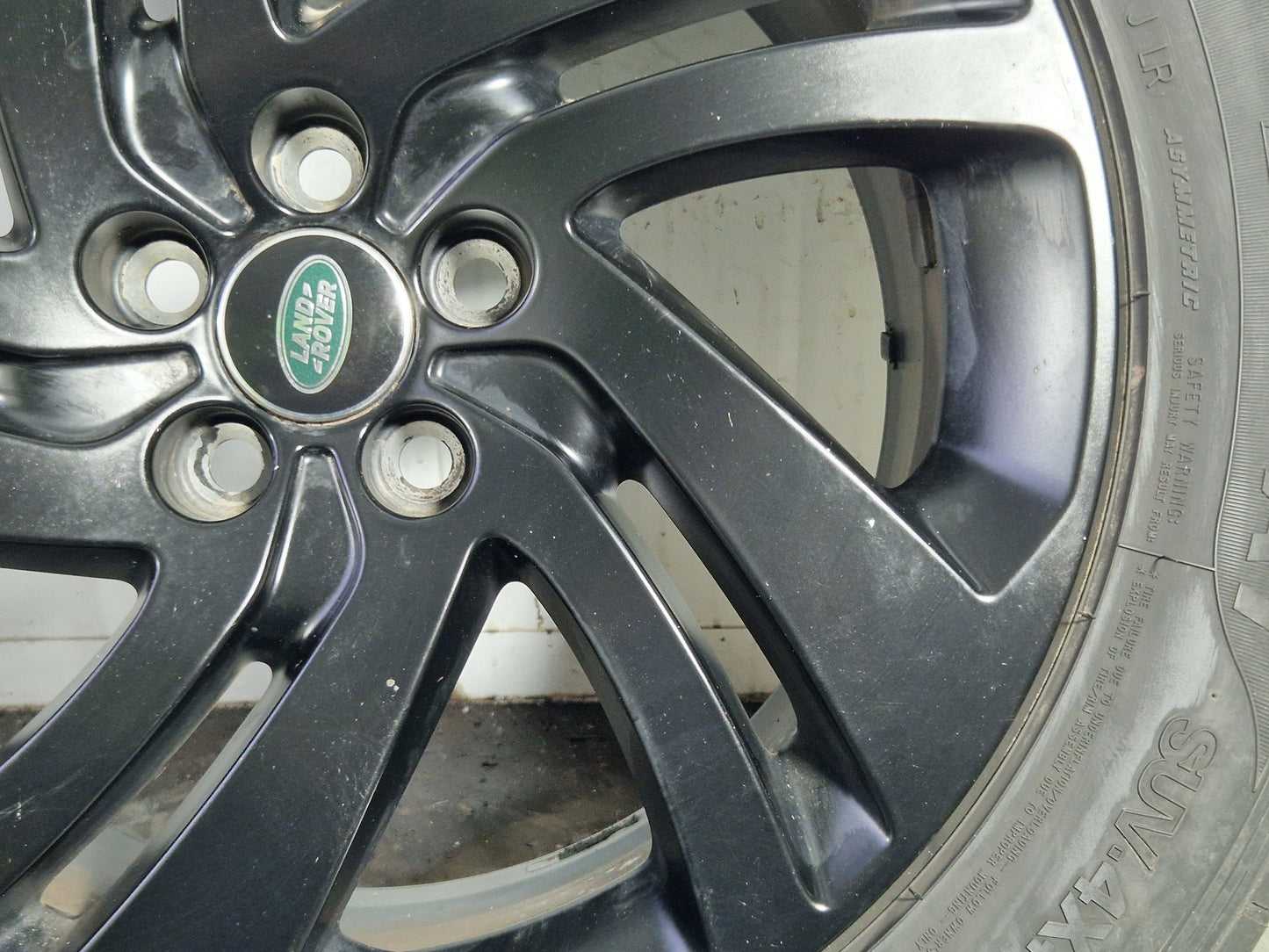 Land Rover Evoque L551 18" Alloy Wheel With Tyre 235/60/18 ~4mm K8D2-1007-CA