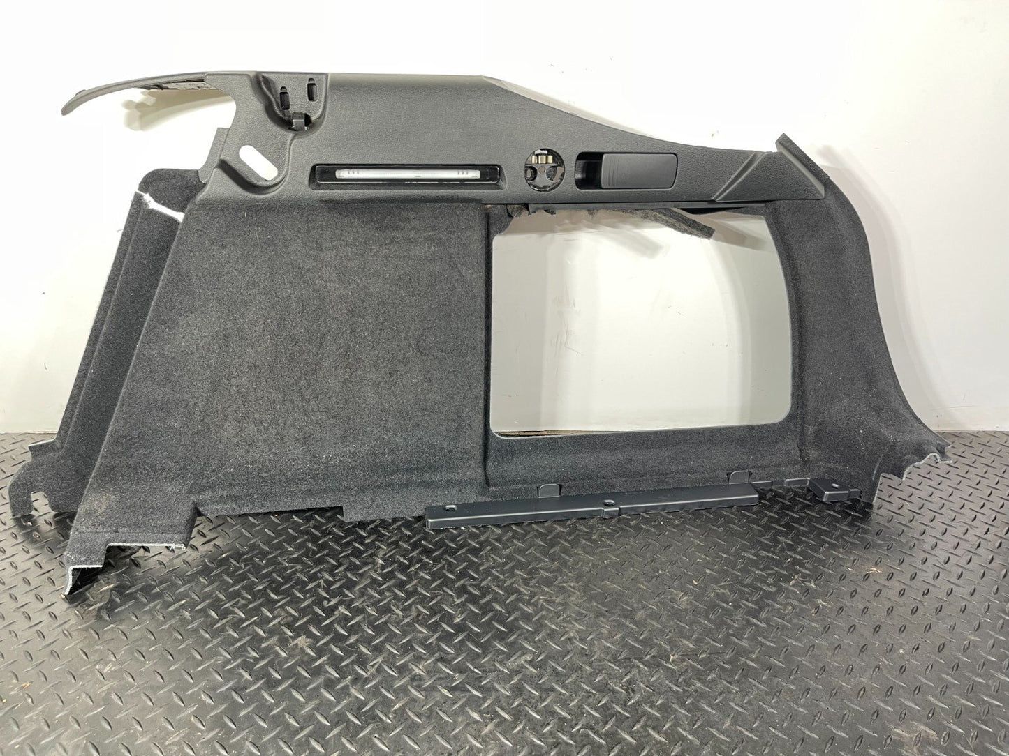 16-19 AUDI A4 B9 ESTATE GENUINE REAR RIGHT DRIVER SIDE BOOT TRIM PANEL 8W9863880